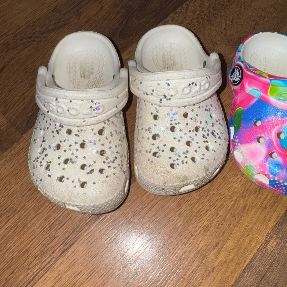 CROCS Kids Sandals in Cream and Multicolor
